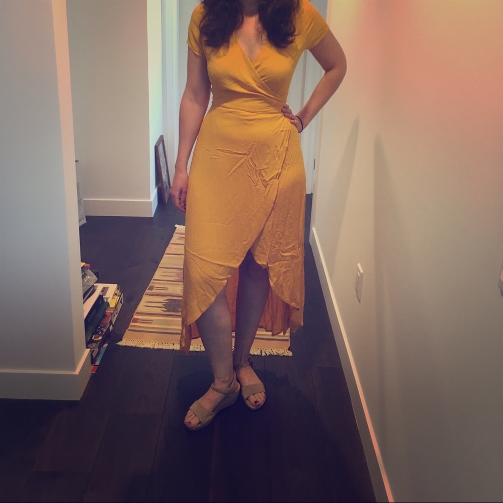 Assymetrical yellow wrap dress, shirt sleeve